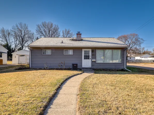 811 W 19th St, Sterling, IL 61081