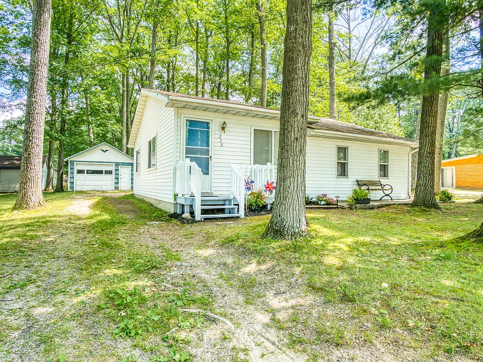1st image of 228 Sheridan Dr