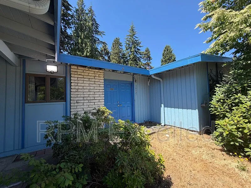 4 bed, 2.0 bath, 1500 sqft, $2,600 — Photo 4
