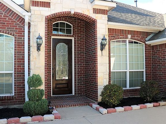2nd image of 4811 Tarragon Ln