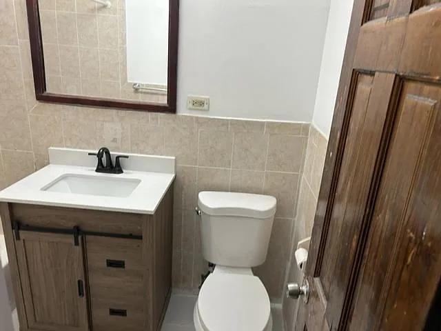 3 bed, 1.0 bath, $3,811 — Photo 4