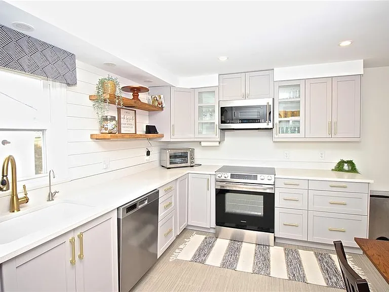 139 Coggeshall Ave — Photo 13