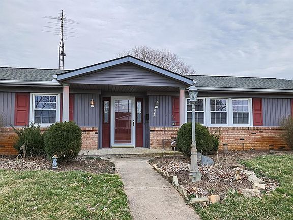 3rd image of 200 Villa Dr