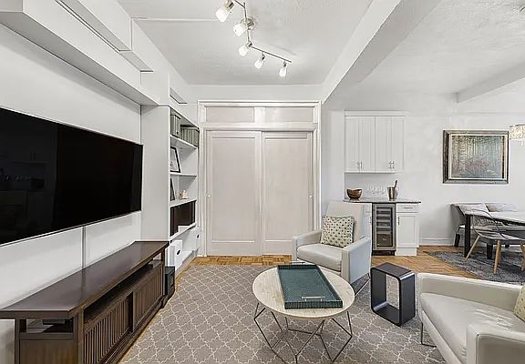 2nd image of 1 5th Ave APT 3C