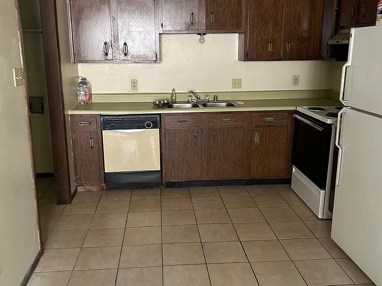 2820 Grinnell Ave — Photo 7