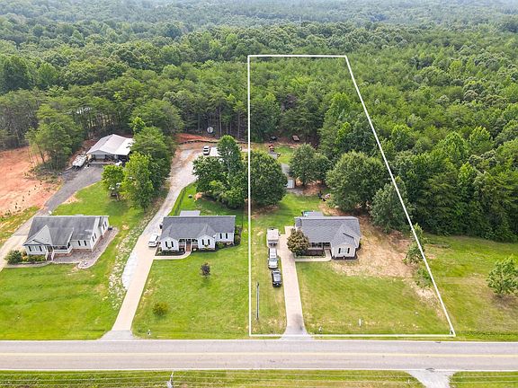 2nd image of 2031 Riddle Rd