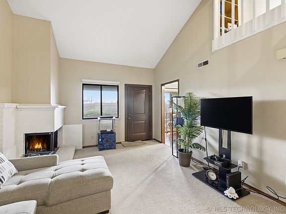 5th image of 20200 E 43rd St S