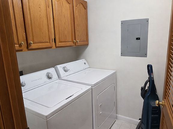 5th image of 208 South St #1B-1Ba-606Sqft