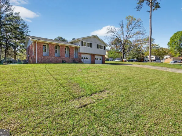 530 Oak Valley Dr, Riverdale, GA 30274