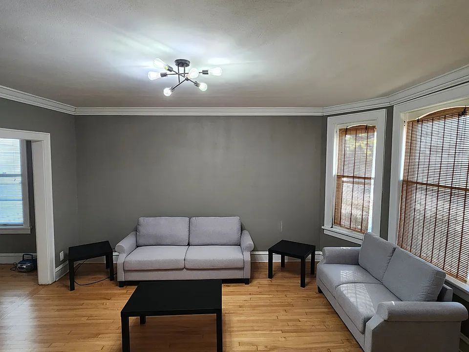 138 W Chambers St #4