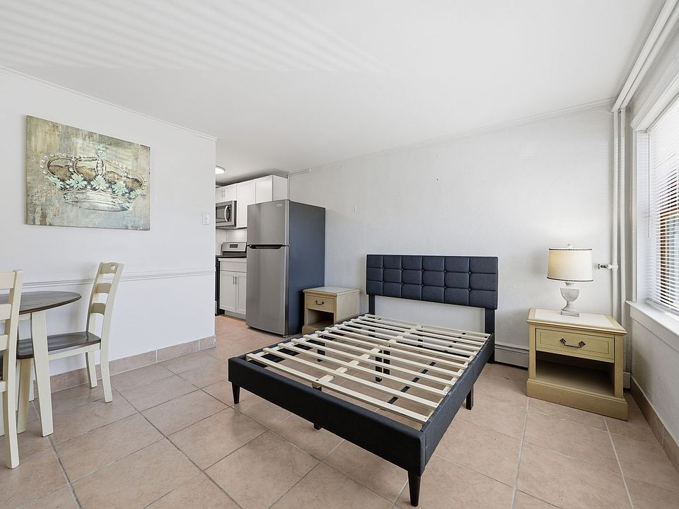 1st image of 805 W New York Ave #101