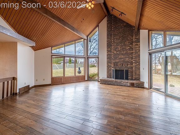 4th image of 3155 Beechtree Ln