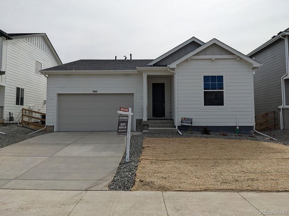 1st image of 945 Sandhills Street