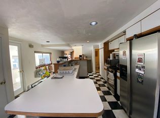 61 6th St #2A, Cambridge, MA 02141