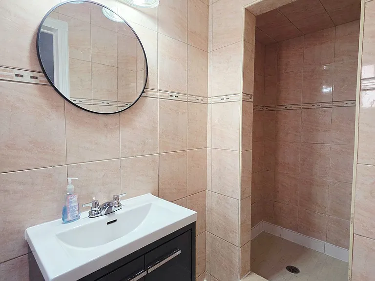 2 Ollerton Rd #BASEMENT — Photo 4