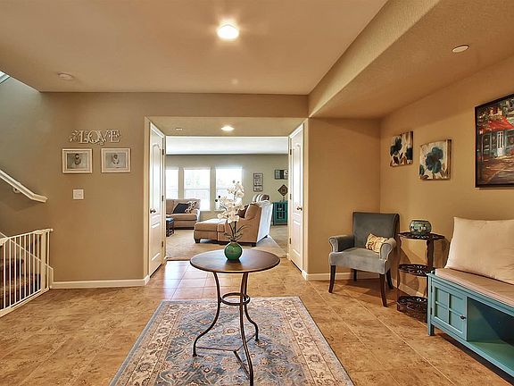 3rd image of 381 Palo Verde Way