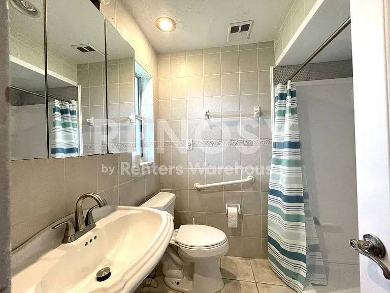 802 Embassy Rd — Photo 19