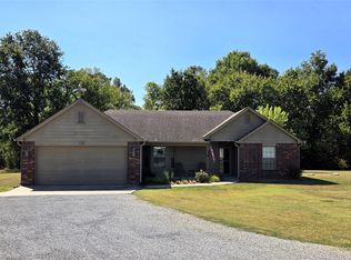 192 Twin Creeks Ln, Pryor, OK 74361