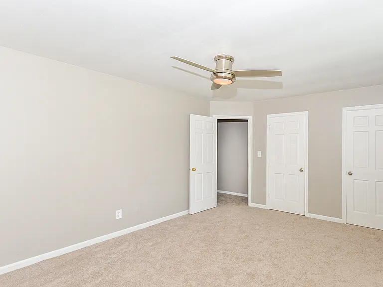 621 Village Place North Dr — Photo 4