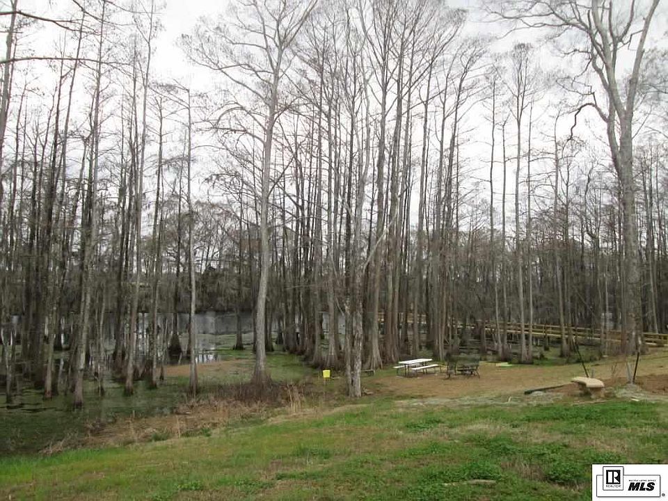 2nd image of 181 E Shore Rd
