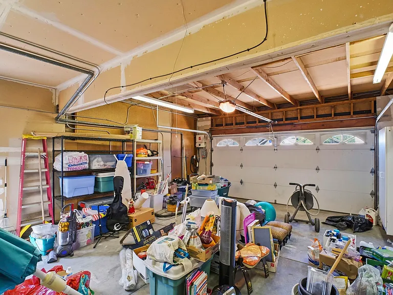 6001 Castlebrook Dr — Photo 32