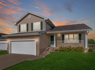 3410 Remington St SW, Cedar Rapids, IA 52404