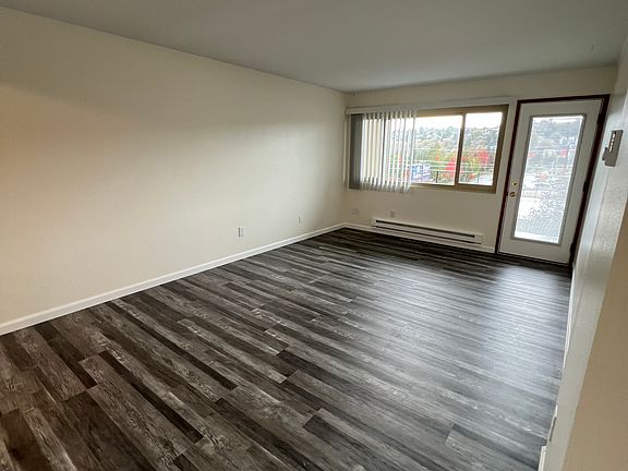 4th image of 6-2633 14th Ave W