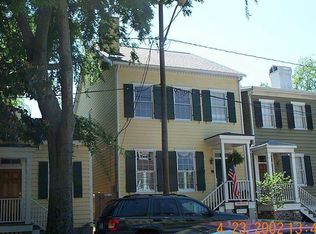 517 E Harris St, Savannah, GA 31401
