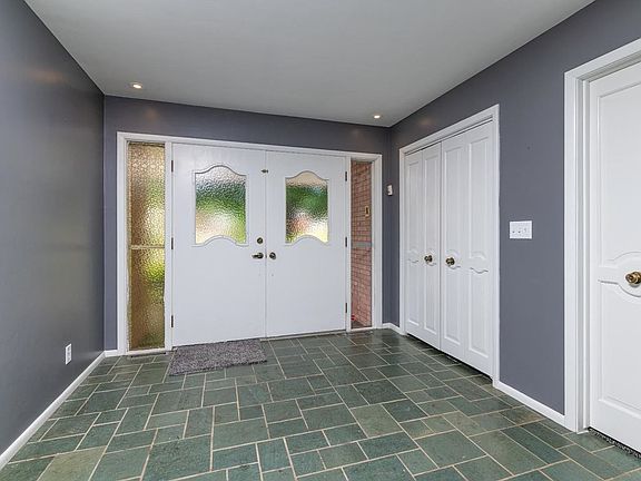 3rd image of 1626 Brookwood Dr