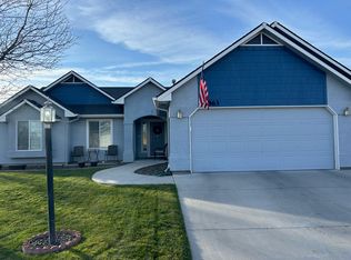 4863 N Green Knoll Ave, Meridian, ID 83646