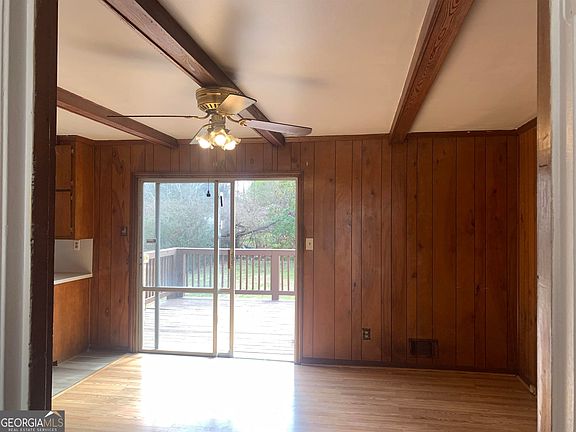 5th image of 733 Barnesdale Dr