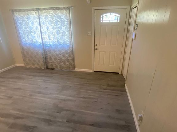 4th image of 10033 Baron Dr