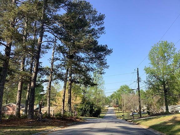 4th image of 548 Village Run