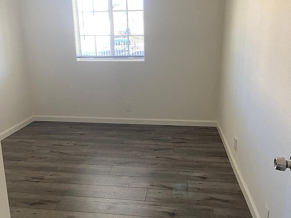 5th image of 572 Hyde Park Pl #1/2