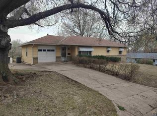 934 Oxford Dr, Emporia, KS 66801