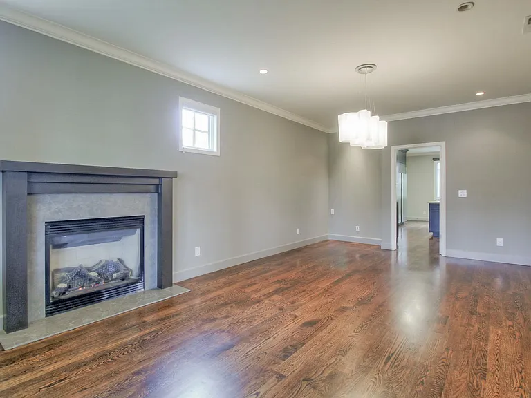 248 Valley St — Photo 9