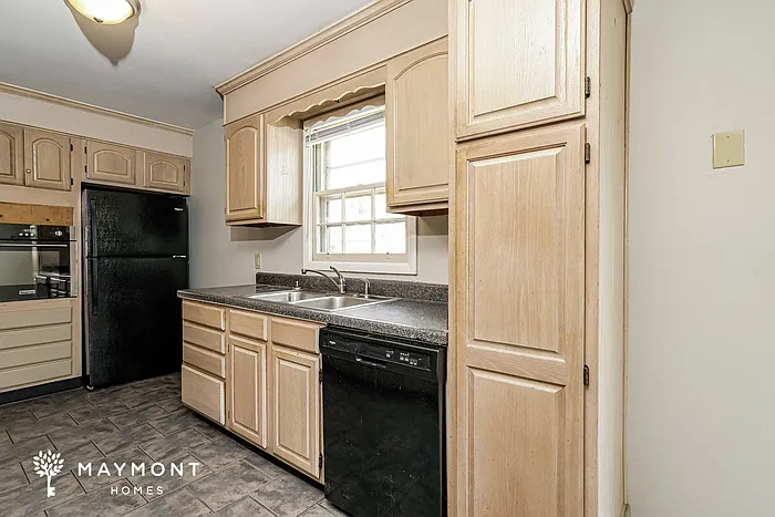 310 Anchor Dr — Photo 6