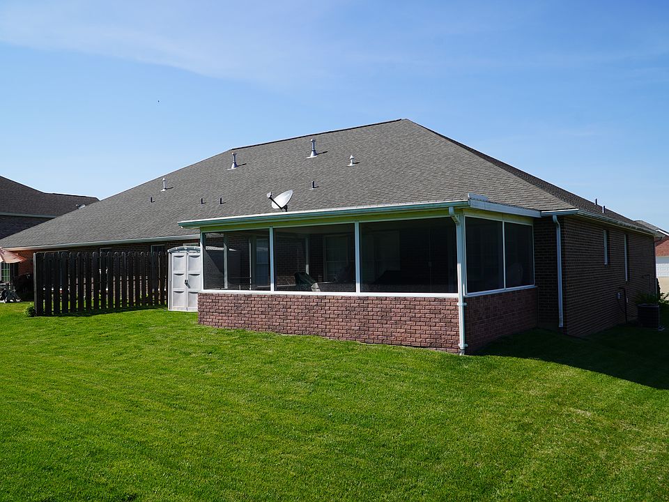 1st image of 2817 Lynwood Hills Dr