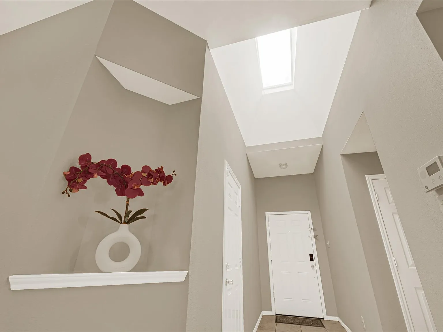 4 bed, 2.0 bath, 1762 sqft, $2,000 — Photo 3