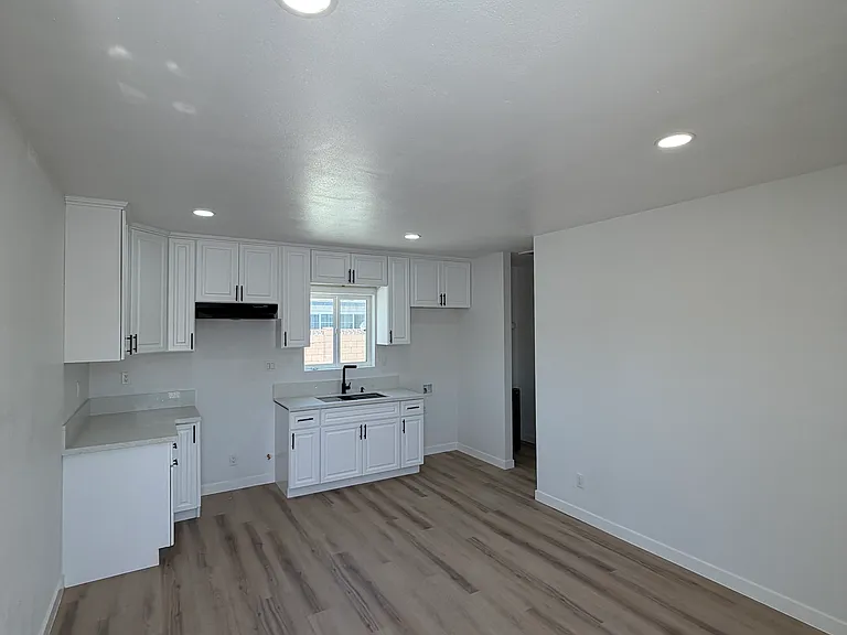 133 S 2nd St #135-B — Photo 2
