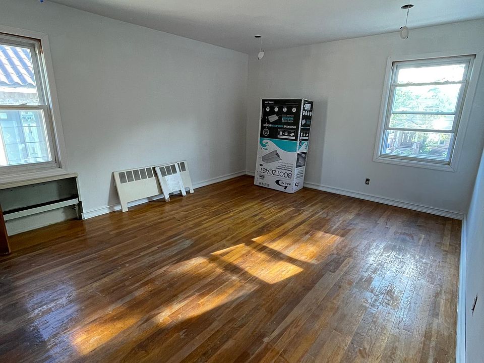 2nd image of 8320 Langdale St
