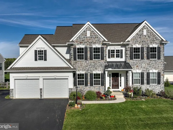 325 Deerfield Dr, East Earl, PA 17519