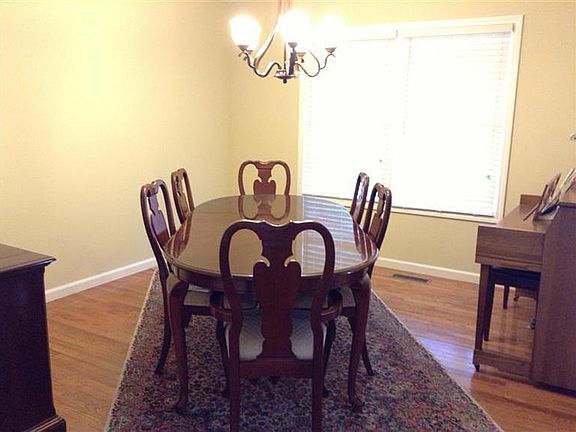 5th image of 11 Savannah Dr