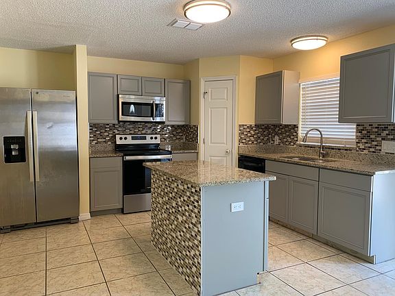 5th image of 12508 Woodbury Cove Dr