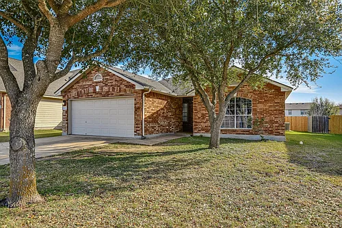 401 Bandara Woods Blvd Photo 1