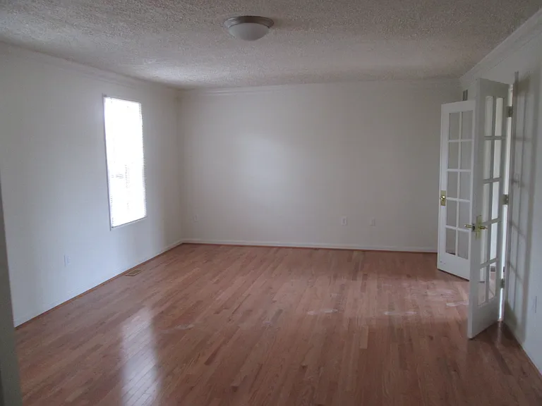 5283 Ilchester Rd — Photo 7