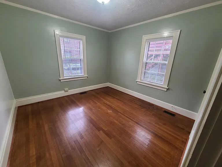 4814 Woodland Ave — Photo 11