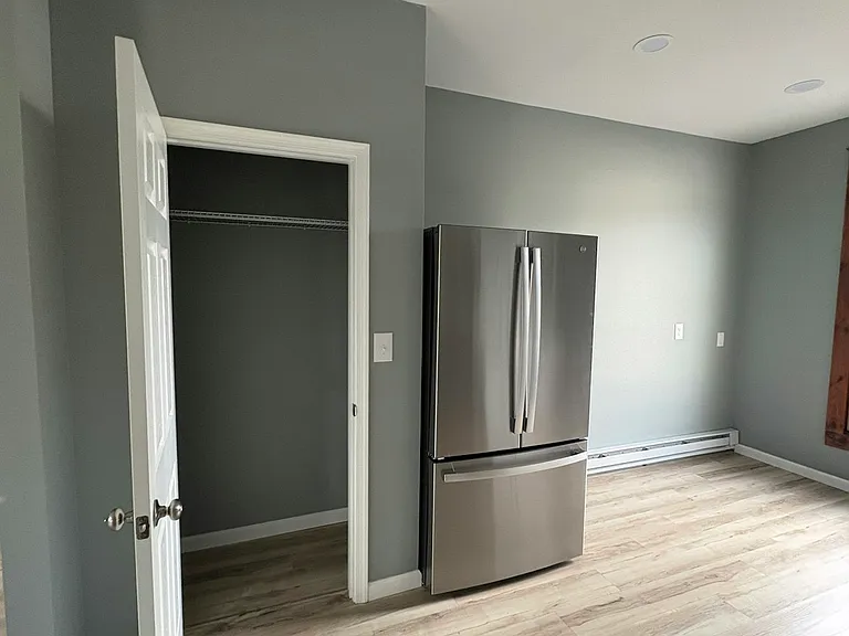 615 George St — Photo 43