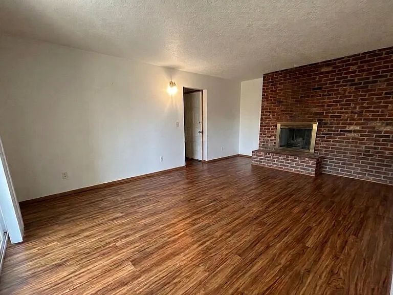 Tabor West Apartments — Photo 13