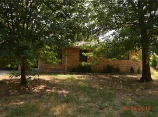 904 N Chico Ave, Decatur, TX 76234